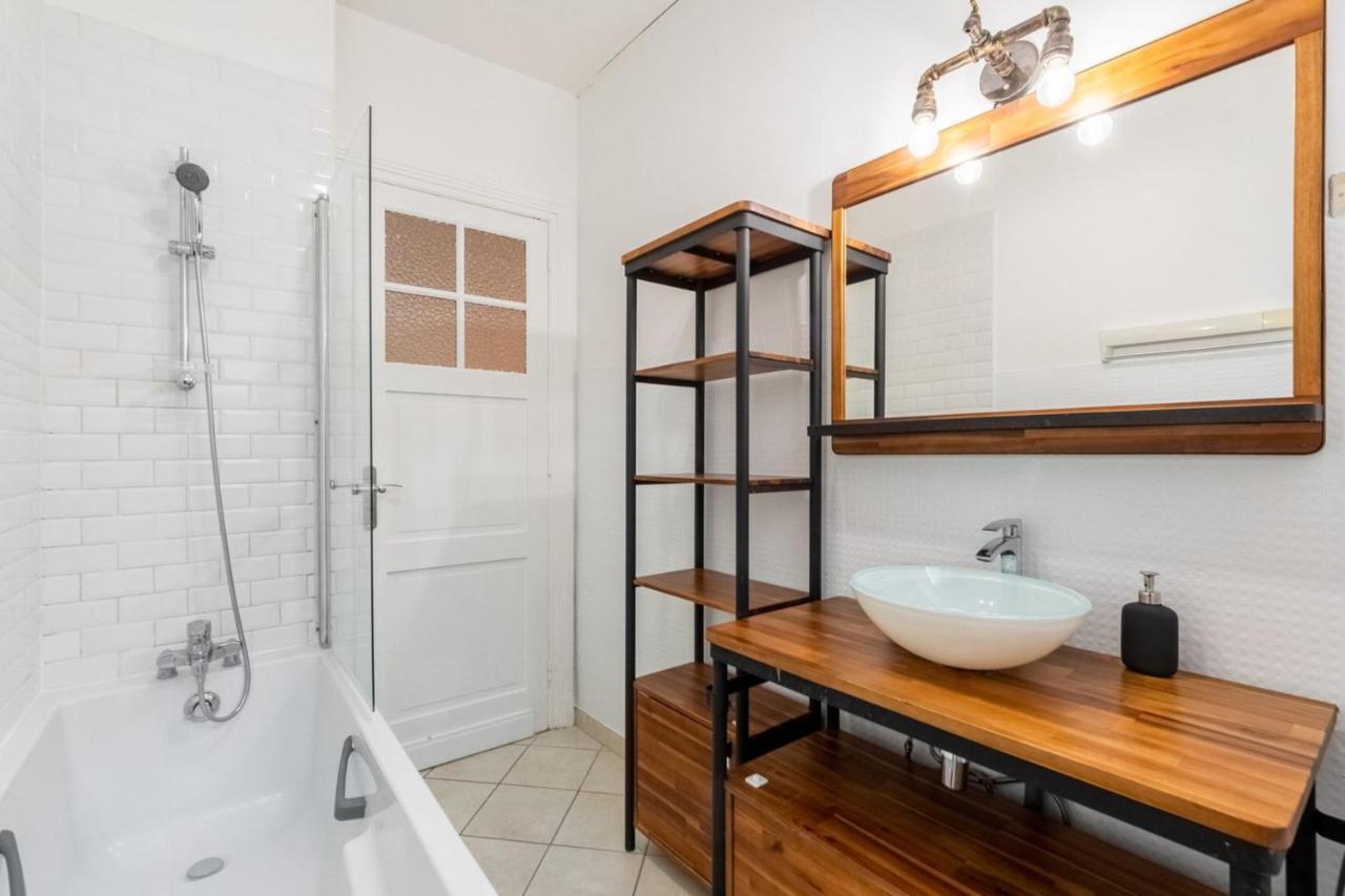 Beautiful With Balcony 4 Bedrooms! Appartement *
