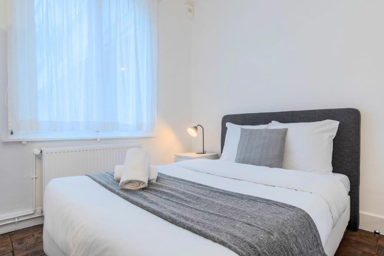 Beautiful With Balcony 4 Bedrooms! Appartement *